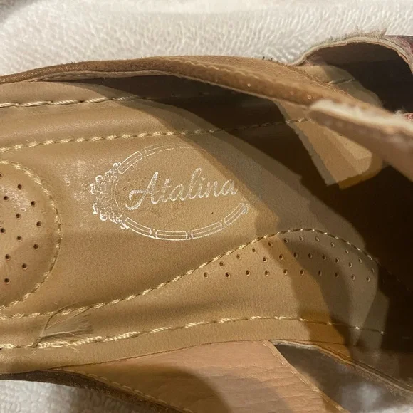 Floral Patterned Clogs - Picture 3 of 4